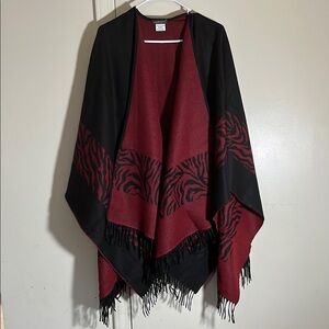 Fiori di Firenze Red and Black Knit Poncho